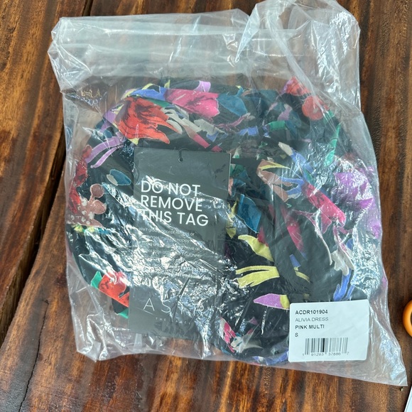 Gorgeous Astr Dress, size Small - Picture 3 of 3